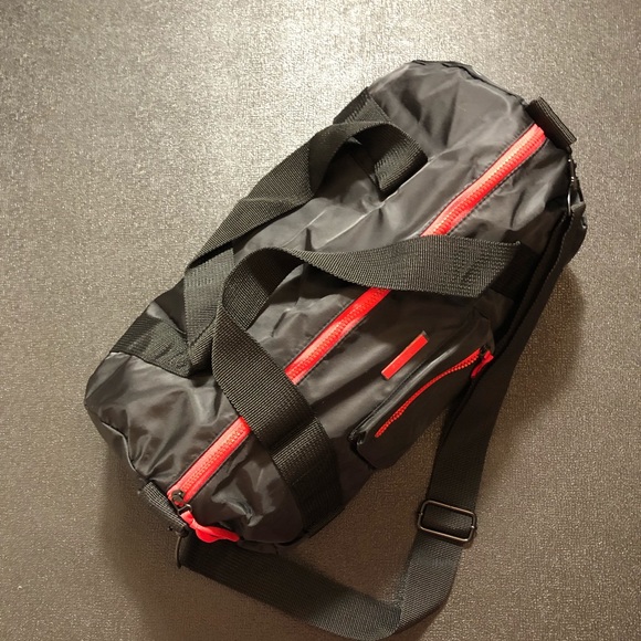 24.Givenchy Parfums Duffel Bag Travel Bag Gym Bag - Picture 1 of 11
